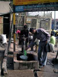 Chandni_Chowk_Still_got_well_on_the_street.JPG