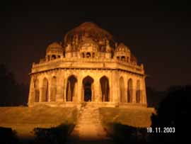 Lodi_Garden_at_night.JPG